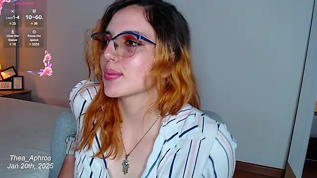 Snapshot of Thea_Aphros_ chatting on 01/20/25, 11:32 Thea Aphros online show from 01/20/25, 11:32