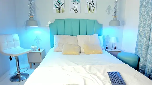 Khenta Michells online show from 03/18/25, 11:08