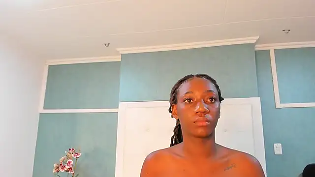 Khenta Michells online show from 09/18/25, 10:50