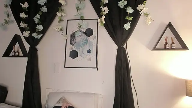 Khenta Michells online show from 04/06/26, 10:27