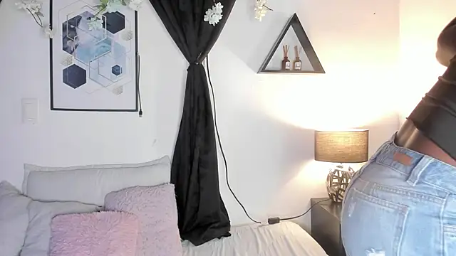 Khenta Michells online show from 04/07/26, 10:26