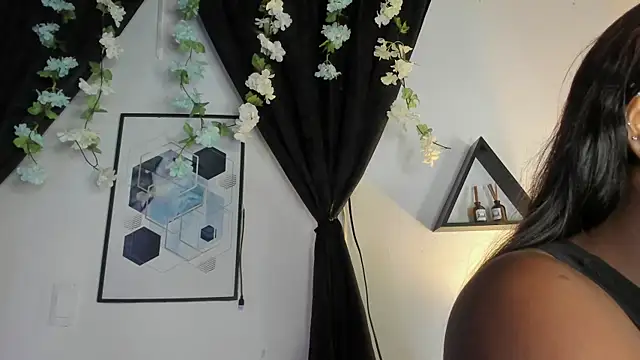 Snapshot of Khenta_Michells chatting on 05/15/26, 10:44 Khenta Michells online show from 05/15/26, 10:44
