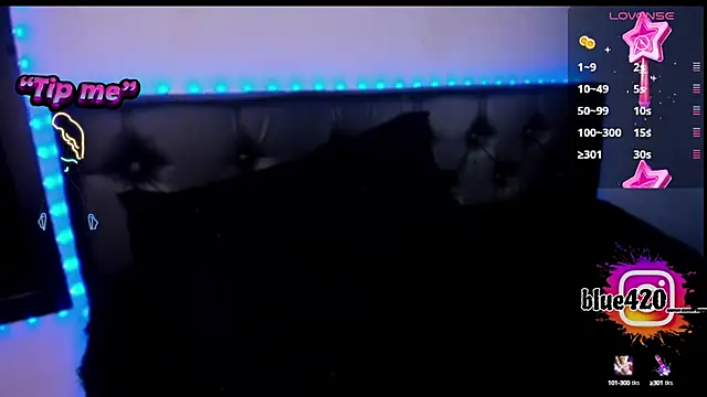 Skyler  blue4 online show from 12/04/24, 05:33