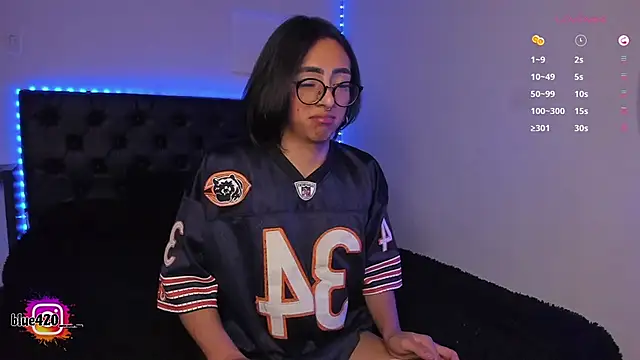 Skyler  blue4 online show from 02/24/25, 12:20