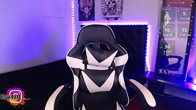 Skyler  blue4 online show from 10/19/25, 08:53