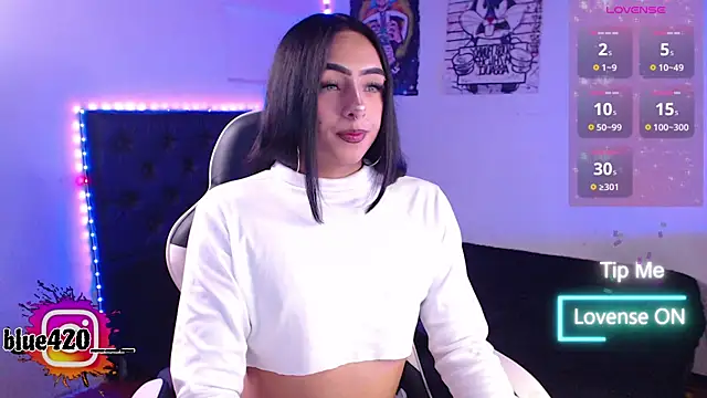 Skyler  blue4 online show from 11/15/25, 09:11