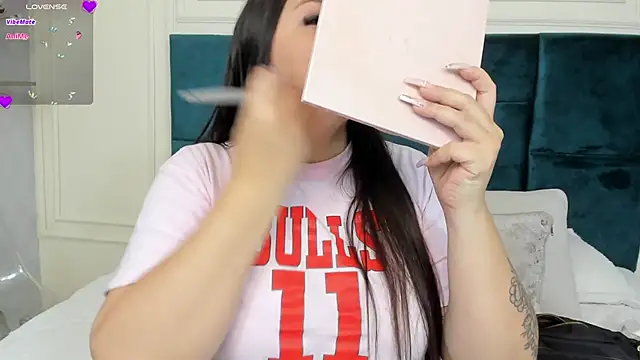 Snapshot of Charlotte_Mayer chatting on 01/16/25, 11:37 Charlotte Mayer online show from 01/16/25, 11:37