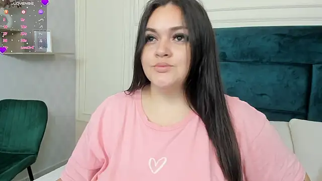 Snapshot of Charlotte_Mayer chatting on 03/05/25, 11:17 Charlotte Mayer online show from 03/05/25, 11:17