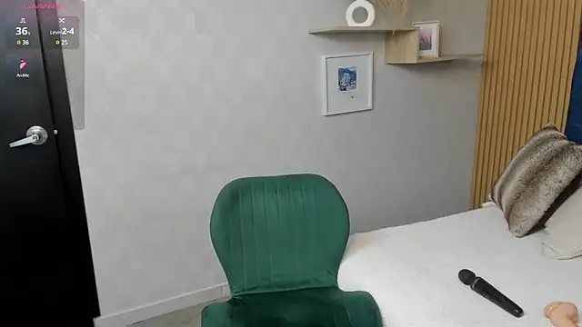 Snapshot of Charlotte_Mayer chatting on 05/11/26, 02:45 Charlotte Mayer online show from 05/11/26, 02:45
