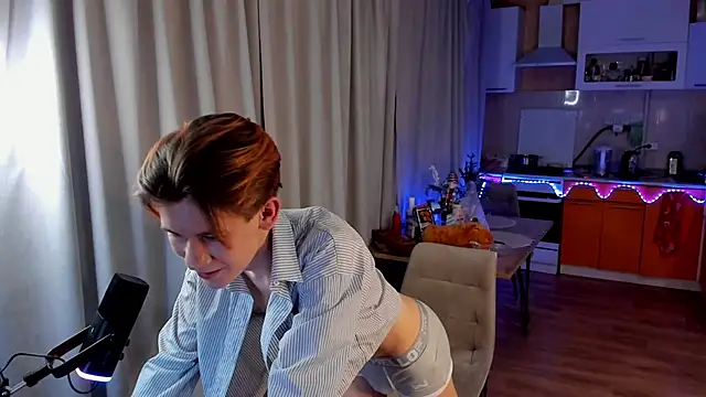 Snapshot of AndrewwCarter2 chatting on 02/14/25, 11:09 AndrewwCarter2 online show from 02/14/25, 11:09