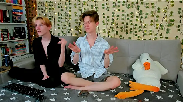 AndrewwCarter2 online show from 03/05/26, 08:27