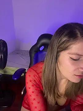 Snapshot of gwen_ashly chatting on 06/10/26, 05:28 gwen ashly online show from 06/10/26, 05:28