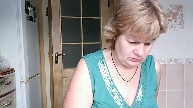 Snapshot of Ettie_Tonia chatting on 01/12/25, 12:44 Ettie Tonia online show from 01/12/25, 12:44
