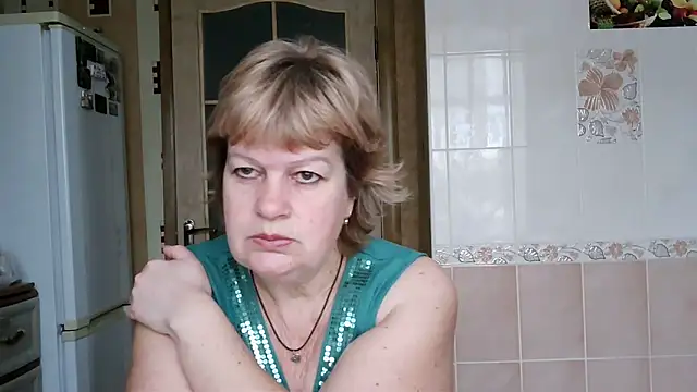 Snapshot of Ettie_Tonia chatting on 01/13/25, 10:47 Ettie Tonia online show from 01/13/25, 10:47
