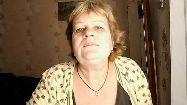 Snapshot of Ettie_Tonia chatting on 01/27/25, 10:06 Ettie Tonia online show from 01/27/25, 10:06