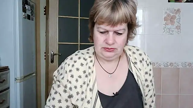 Snapshot of Ettie_Tonia chatting on 02/15/25, 06:23 Ettie Tonia online show from 02/15/25, 06:23