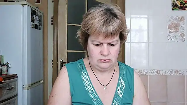 Snapshot of Ettie_Tonia chatting on 02/17/25, 08:41 Ettie Tonia online show from 02/17/25, 08:41