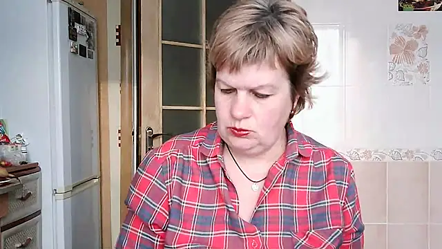 Snapshot of Ettie_Tonia chatting on 03/01/25, 02:02 Ettie Tonia online show from 03/01/25, 02:02