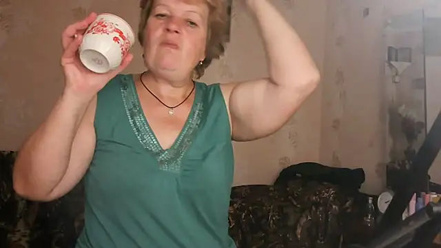 Snapshot of Ettie_Tonia chatting on 10/10/25, 11:09 Ettie Tonia online show from 10/10/25, 11:09