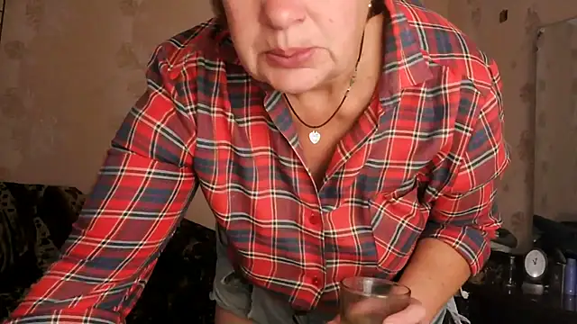 Snapshot of Ettie_Tonia chatting on 10/27/25, 09:02 Ettie Tonia online show from 10/27/25, 09:02