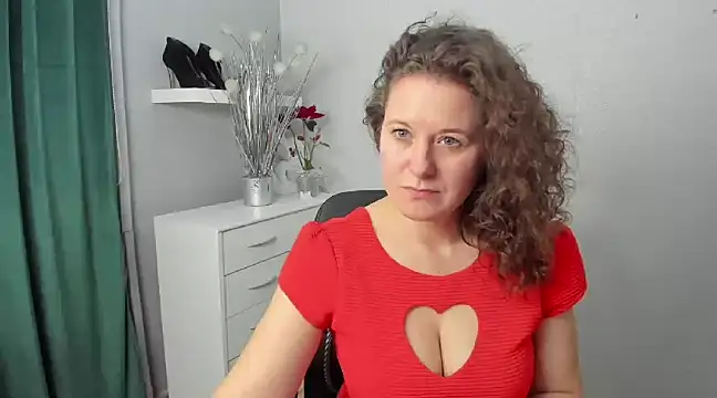 OLIVIA lux online show from 12/18/24, 06:57