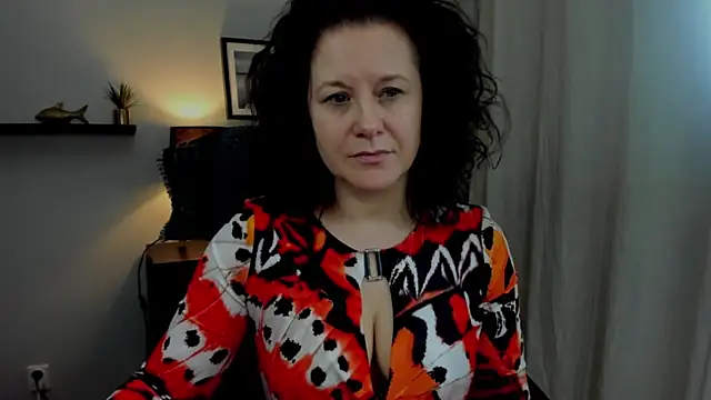 OLIVIA lux online show from 01/28/25, 03:57