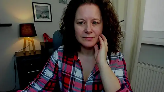 OLIVIA lux online show from 02/06/25, 10:15