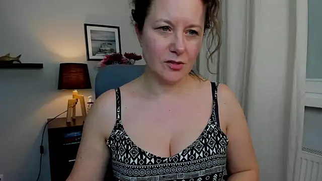 OLIVIA lux online show from 02/13/25, 06:59