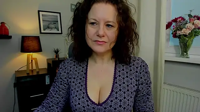 OLIVIA lux online show from 02/20/25, 06:39