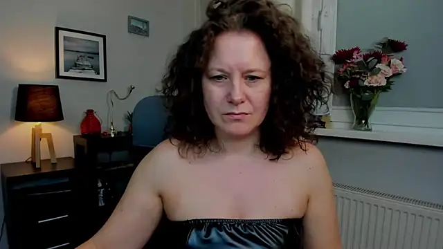 OLIVIA lux online show from 02/26/25, 05:17