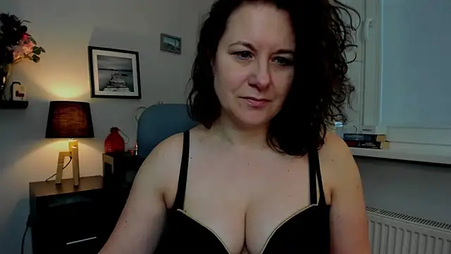 OLIVIA lux online show from 03/12/25, 06:51