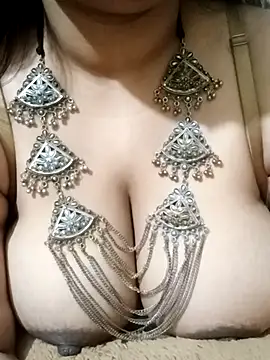 Snapshot of Dr_Kamsutra chatting on 02/21/25, 09:32 Dr Kamsutra online show from 02/21/25, 09:32