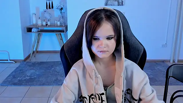 Elainebeness online show from 02/05/25, 01:47