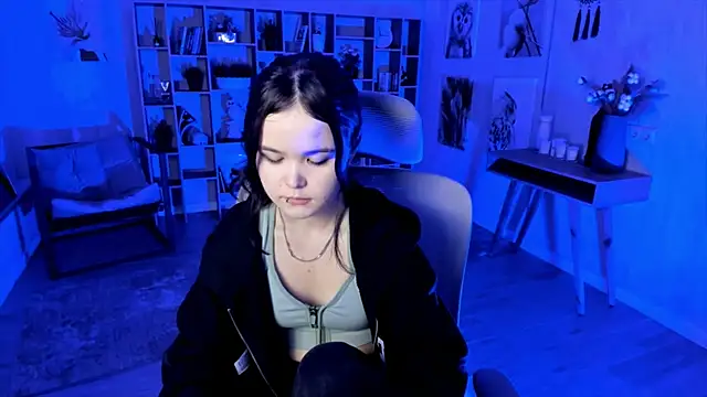 Elainebeness online show from 10/15/25, 07:25