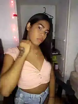 Snapshot of fernanda_Sweet1 chatting on 02/25/25, 04:14 fernanda Sweet1 online show from 02/25/25, 04:14