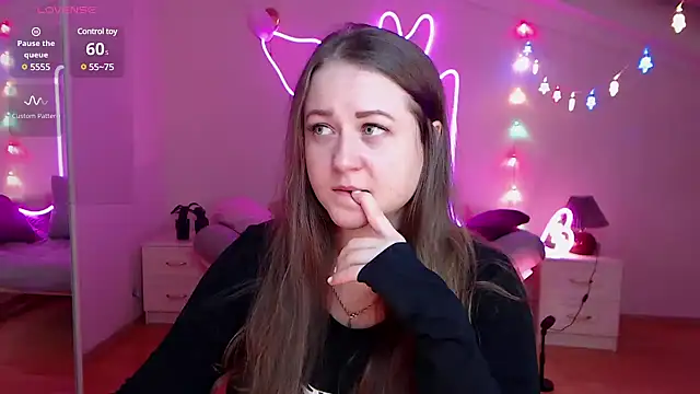 Snapshot of LizzyShine chatting on 01/09/25, 06:04 LizzyShine online show from 01/09/25, 06:04