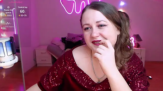 Snapshot of LizzyShine chatting on 01/10/25, 11:39 LizzyShine online show from 01/10/25, 11:39