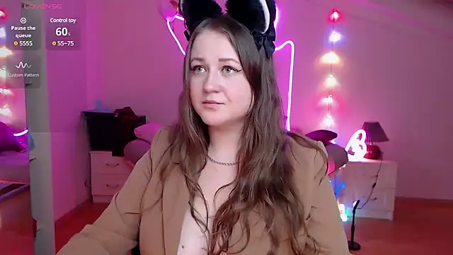 Snapshot of LizzyShine chatting on 01/13/25, 09:31 LizzyShine online show from 01/13/25, 09:31