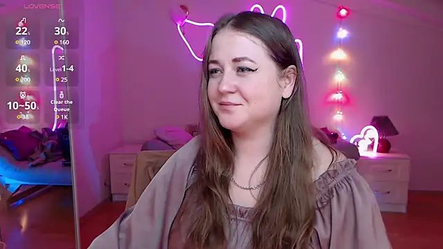 Snapshot of LizzyShine chatting on 01/17/25, 11:07 LizzyShine online show from 01/17/25, 11:07