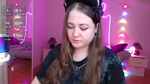 Snapshot of LizzyShine chatting on 01/27/25, 04:33 LizzyShine online show from 01/27/25, 04:33