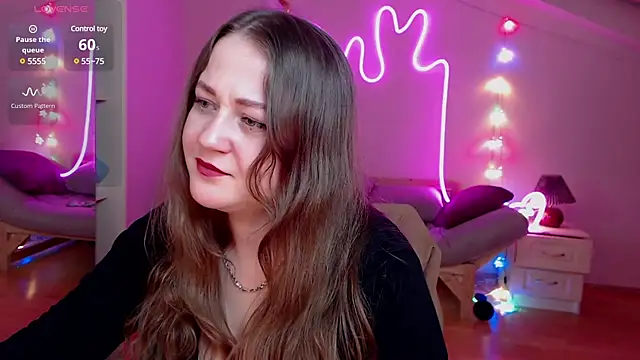 Snapshot of LizzyShine chatting on 01/30/25, 10:19 LizzyShine online show from 01/30/25, 10:19