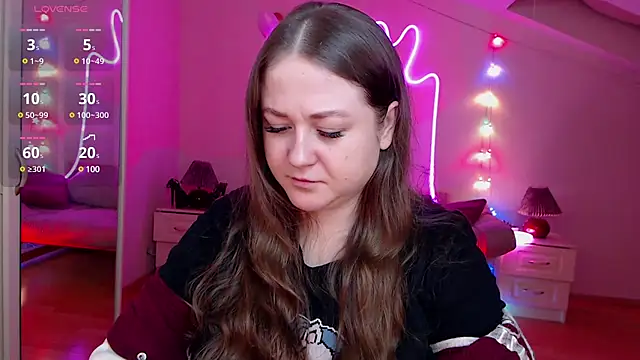 Snapshot of LizzyShine chatting on 02/06/25, 07:18 LizzyShine online show from 02/06/25, 07:18