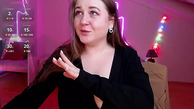 Snapshot of LizzyShine chatting on 02/21/25, 11:32 LizzyShine online show from 02/21/25, 11:32