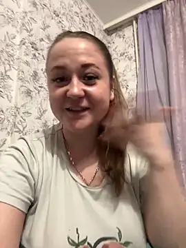 Snapshot of LizzyShine chatting on 03/03/25, 09:15 LizzyShine online show from 03/03/25, 09:15