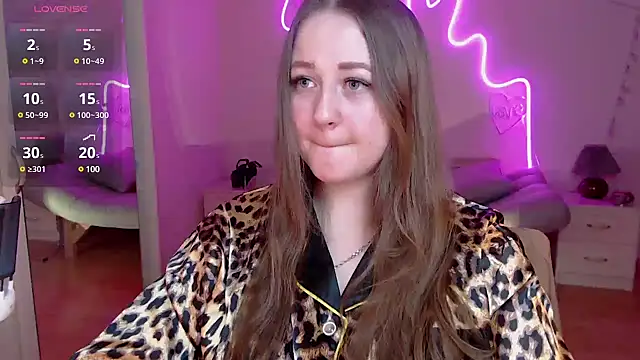 Snapshot of LizzyShine chatting on 03/07/25, 05:38 LizzyShine online show from 03/07/25, 05:38