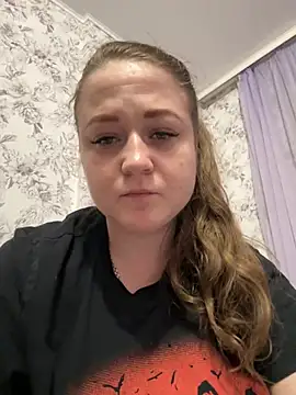 Snapshot of LizzyShine chatting on 03/11/25, 10:31 LizzyShine online show from 03/11/25, 10:31