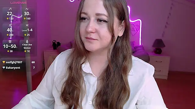 Snapshot of LizzyShine chatting on 03/14/25, 08:28 LizzyShine online show from 03/14/25, 08:28