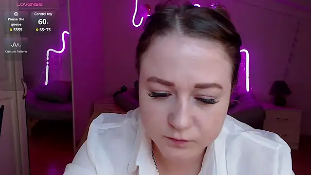 Snapshot of LizzyShine chatting on 03/16/25, 04:45 LizzyShine online show from 03/16/25, 04:45