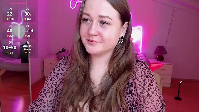 Snapshot of LizzyShine chatting on 03/19/25, 07:06 LizzyShine online show from 03/19/25, 07:06