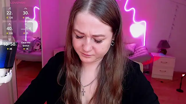 Snapshot of LizzyShine chatting on 03/22/25, 08:26 LizzyShine online show from 03/22/25, 08:26